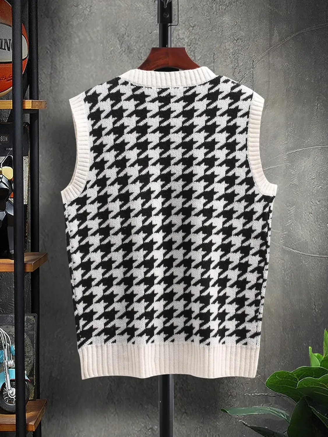 Milumia Men's Houndstooth Sweater Vest Sleeveless V Neck Casual Rib Knit Top