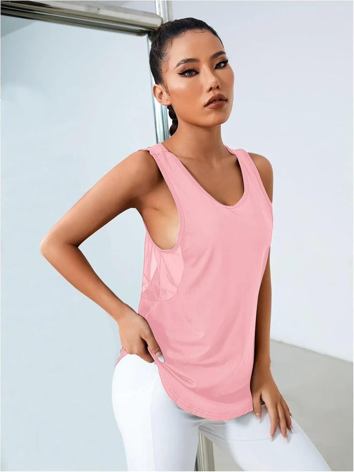 SweatyRocks Women's Activewear Sleeveless Scoop Neck Sports Tank Top Breathable Mesh Tops
